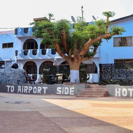 Airport Side Hotel Acra Exterior foto