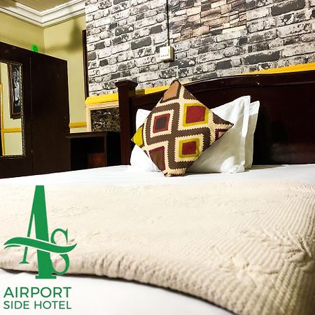 Airport Side Hotel Acra Exterior foto