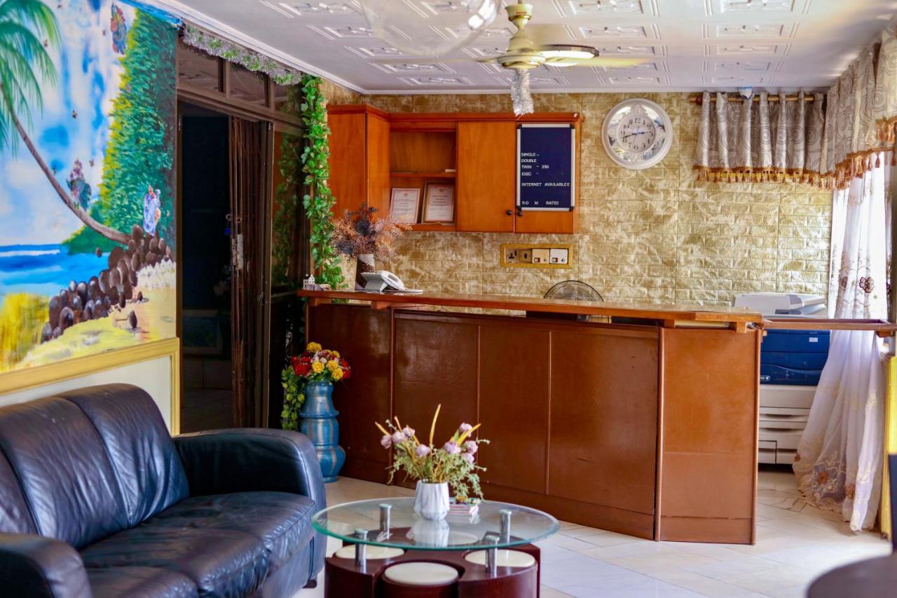 Airport Side Hotel Acra Exterior foto